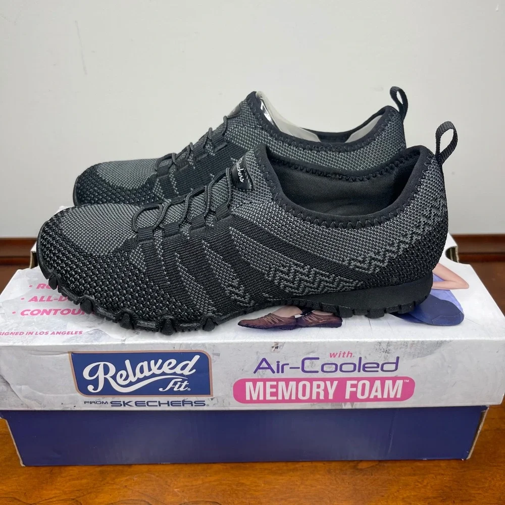 Skechers Relaxed Fit Knit Happens Sneakers Air Cooled Memory Foam‎ Womens 5.5